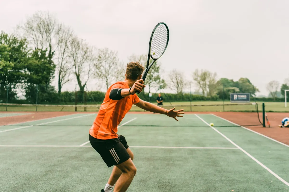 Tennis-Training und Technik-Übung auf dem Platz – Workshop und Clinic in Düsseldorf